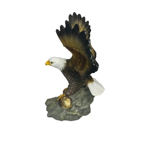 Vintage Ceramic Bald Eagle Figurine Wings Extended Decor YH 1998 - Picture 3 of 5